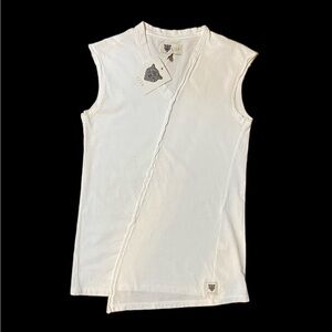 BNWT Lita by Ciara Revolve distressed 100% cotton muscle tee-tank- Size Medium